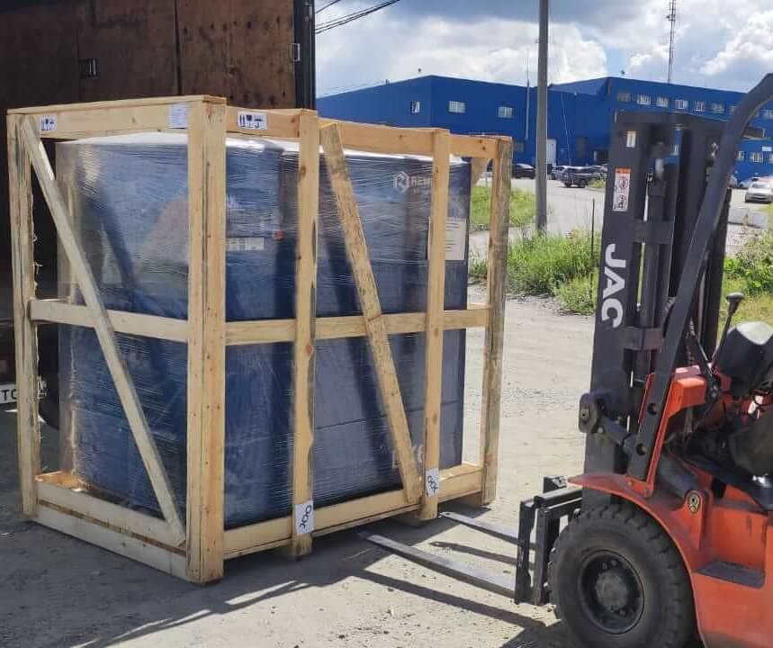 Отгрузка винтового компрессора Remeza ВК60-8 и ресиверов в Челябинске